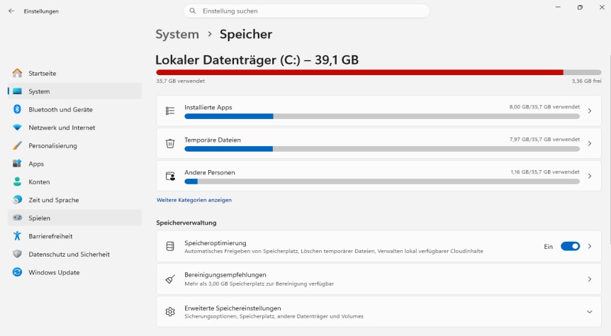 Windows 11 Speicherübersicht mit fast vollem Systemlaufwerk, temporären Dateien und aktivierter Speicheroptimierung